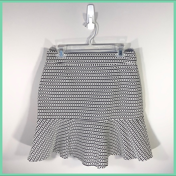 Banana Republic Dresses & Skirts - 💛BANANA REPUBLIC B&W Fit & Flare Skirt
